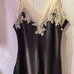 黑色白底花邊睡裙